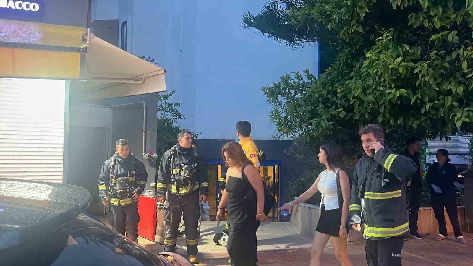 alanyada otel mutfaginda cikan yangin korkuttu 1 JgTLvtnG
