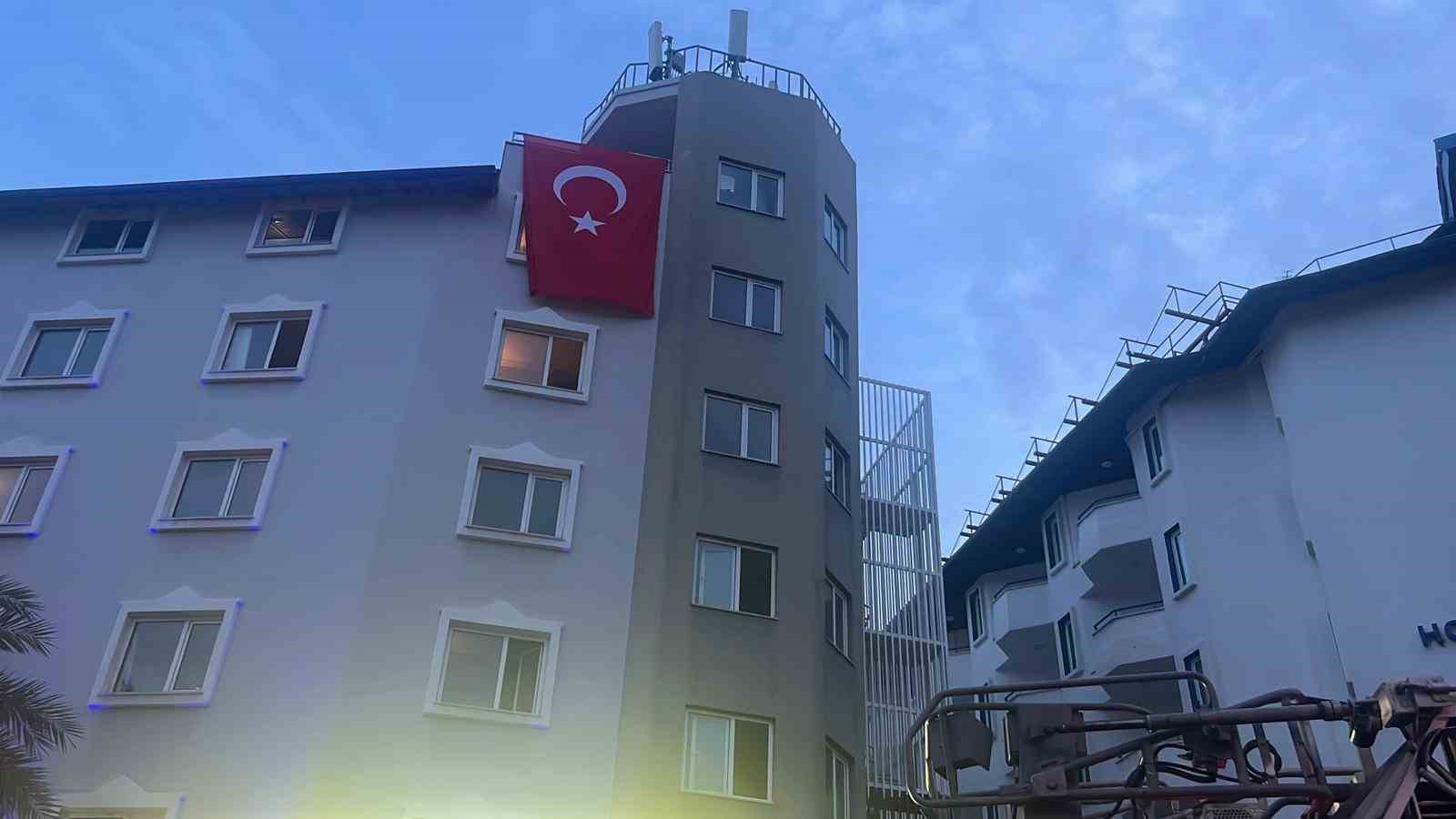 alanyada otel mutfaginda cikan yangin korkuttu 4 pqsrglnN