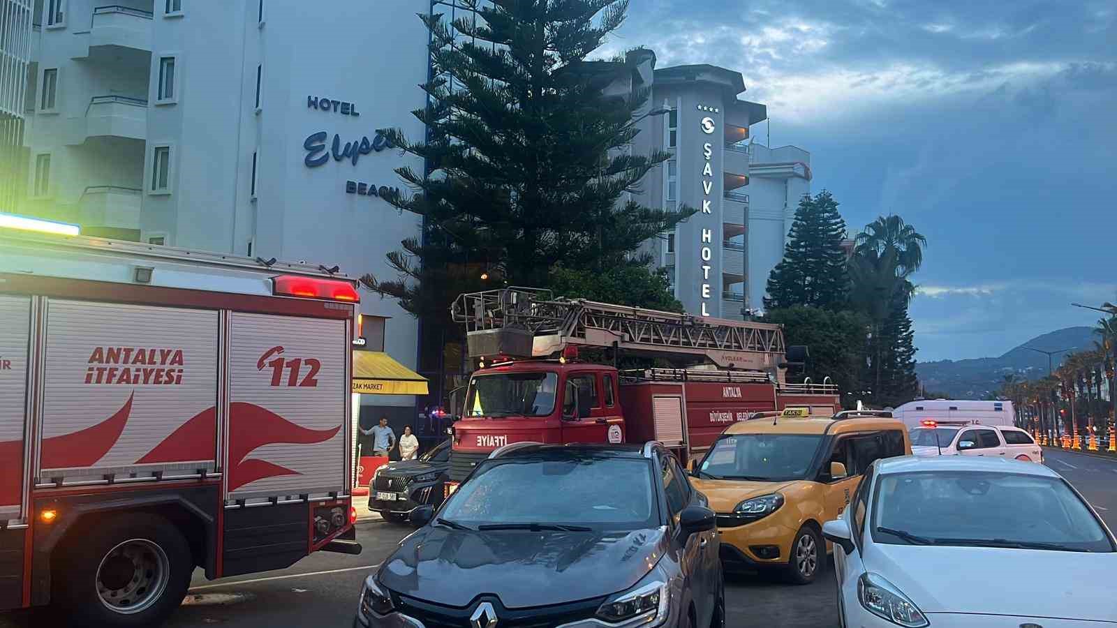 alanyada otel mutfaginda cikan yangin korkuttu 5 ksnLI4AS