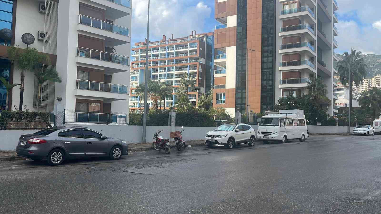 alanyada sokakta kadina saldirida bulunan sahis adliyeye sevk edildi 7 q1f174Uh