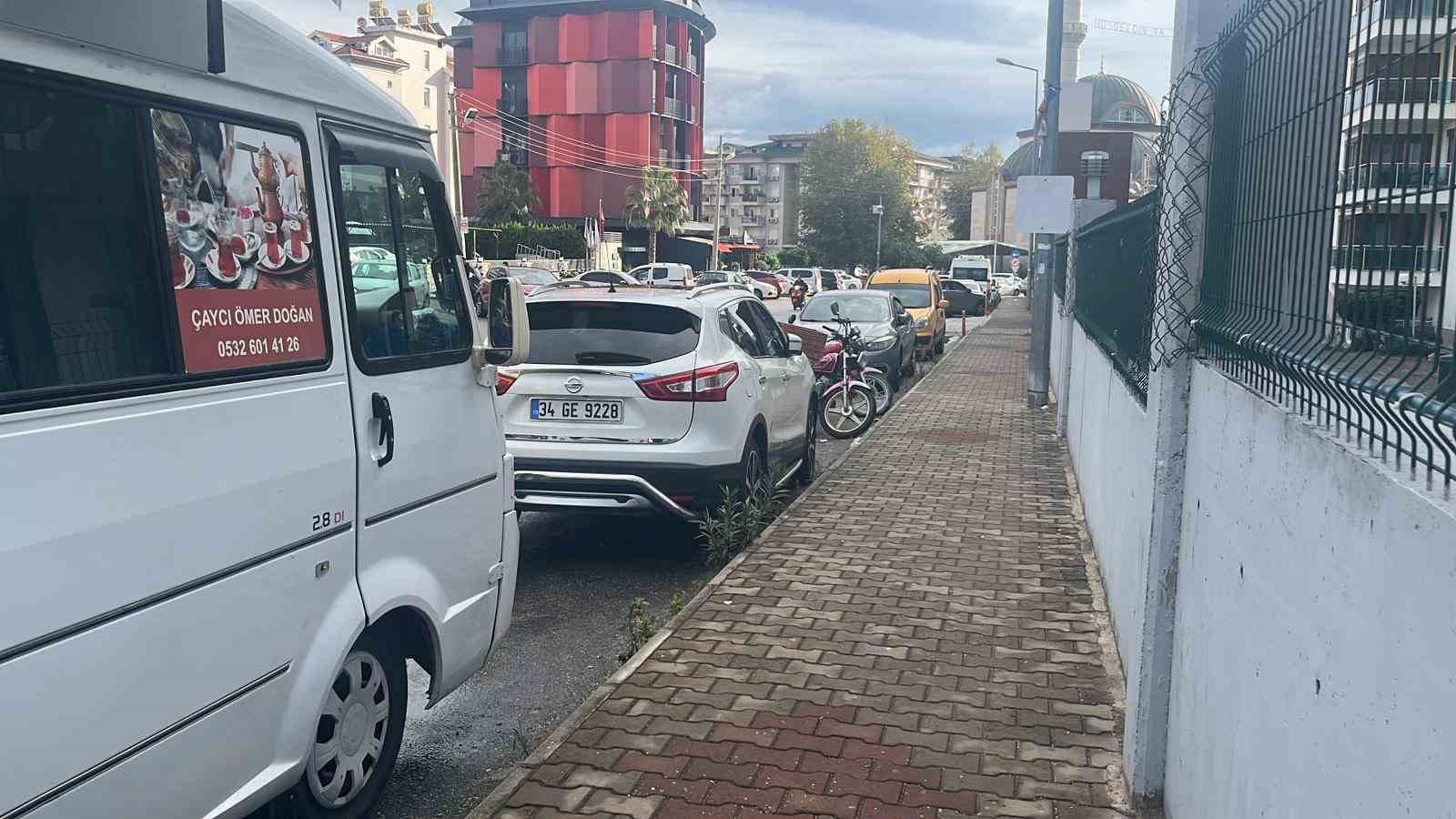 alanyada sokakta kadina saldirida bulunan sahis adliyeye sevk edildi 8