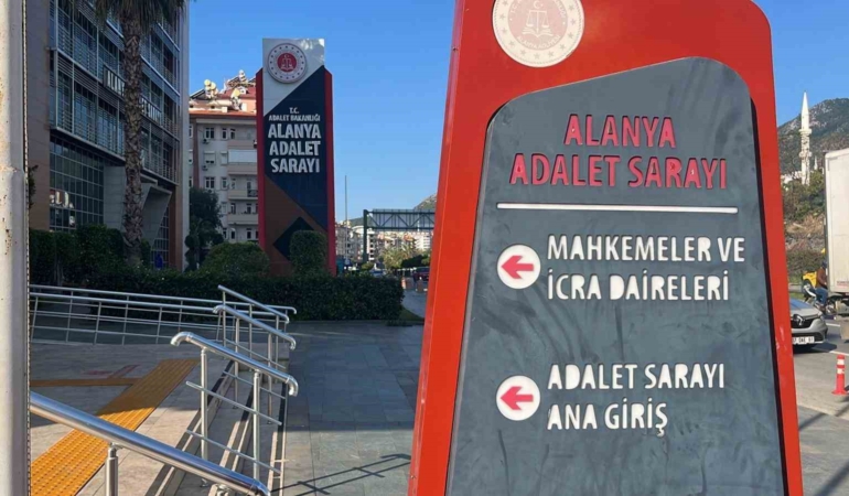 alanyada-sokakta-kadina-saldirida-bulunan-sahis-adliyeye-sevk-edildi-fZ41nUqh.jpg