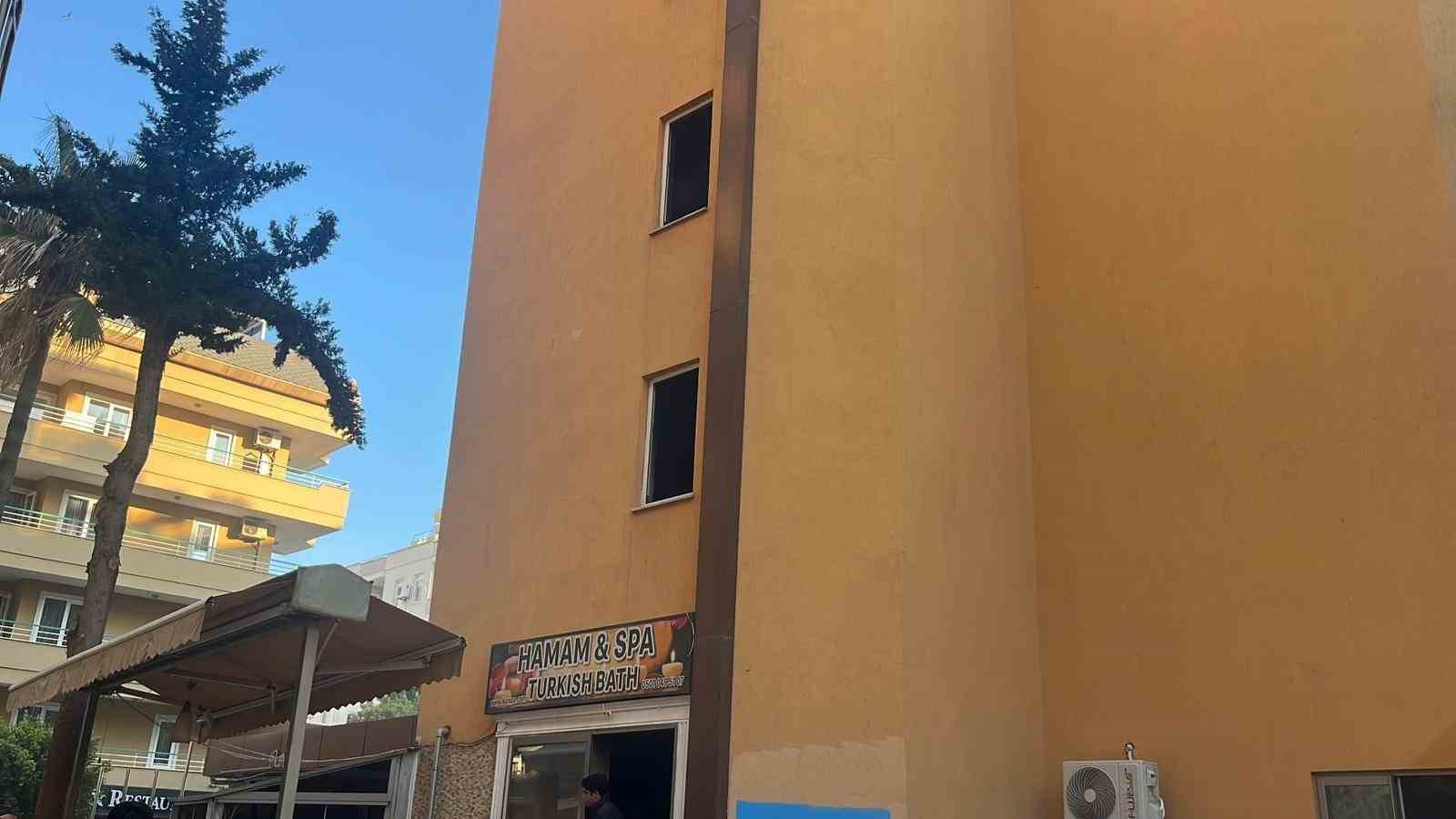 alanyada tadilattaki otelde cikan yangin korkuttu 2 dVF3rYOj