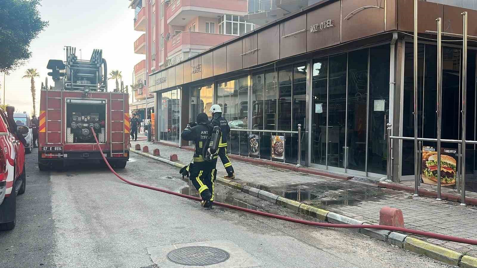 alanyada tadilattaki otelde cikan yangin korkuttu 8 pCEXjviS