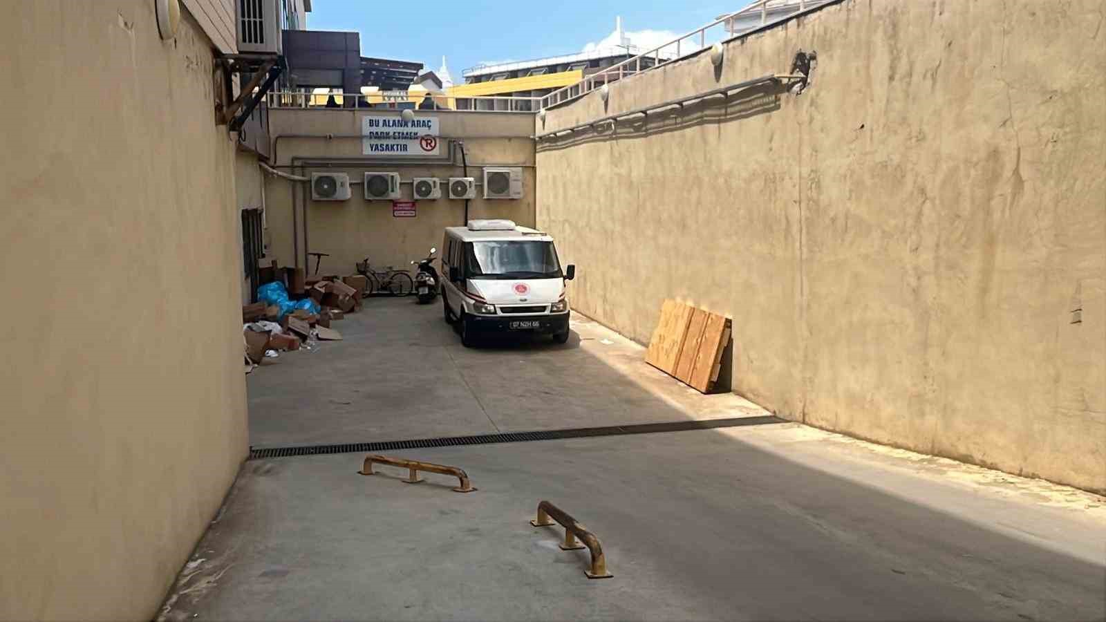 alanyada takla atan otomobil alev aldi 2 olu 3 agir yarali 5 Z12MXCeu