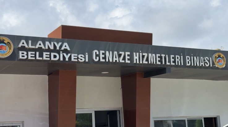 alanyada takla atan otomobil alev aldi 2 olu 3 agir yarali 6 UseIfz84