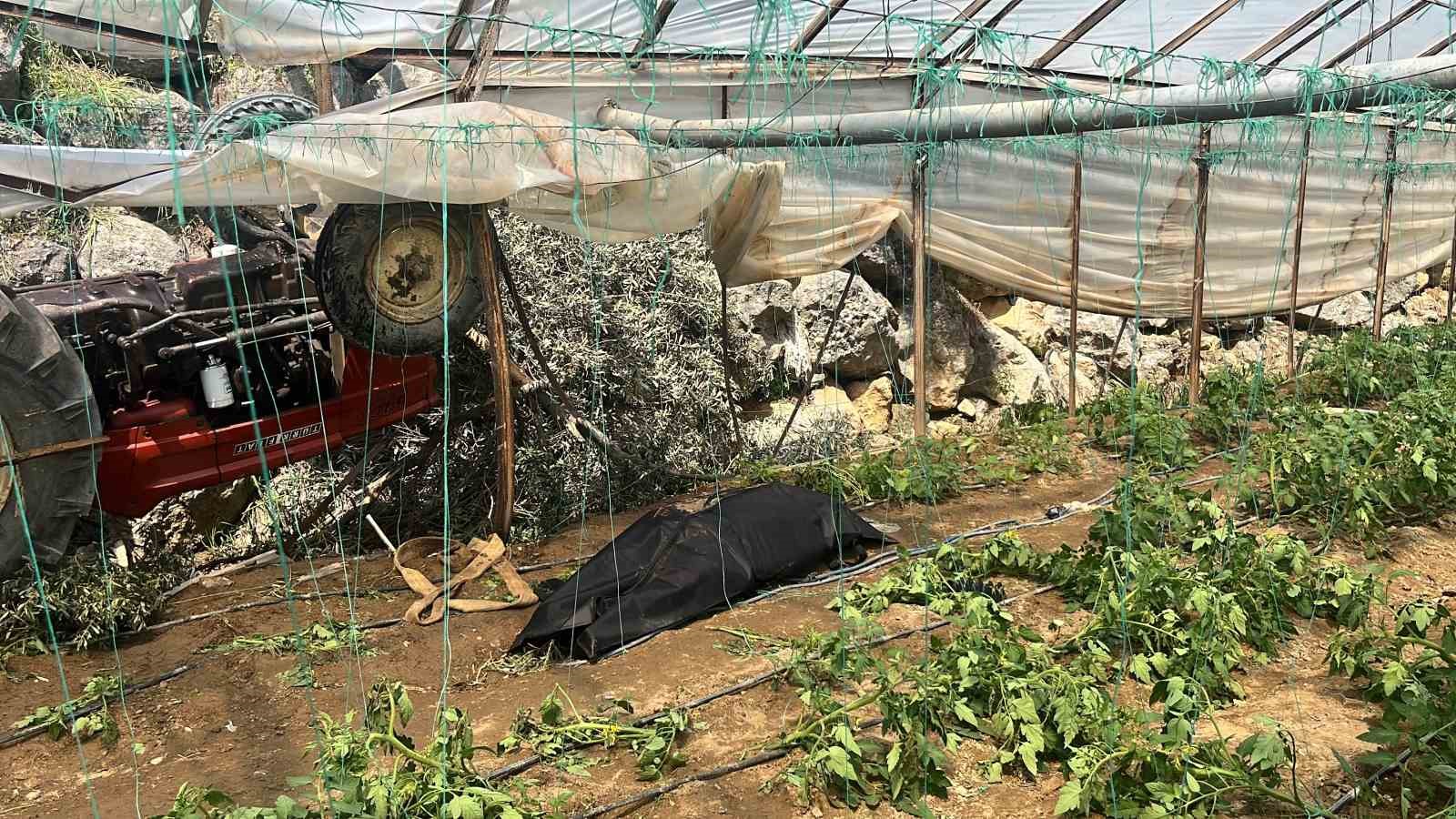 alanyada traktor surucusunun cenazesi yakinlarina teslim edildi 0 Ll6bsyiP