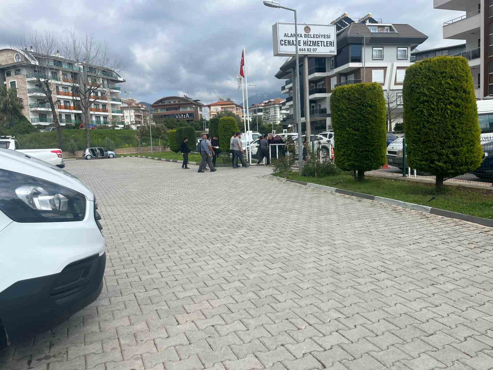 alanyada traktor surucusunun cenazesi yakinlarina teslim edildi 2 HvYrCg9w