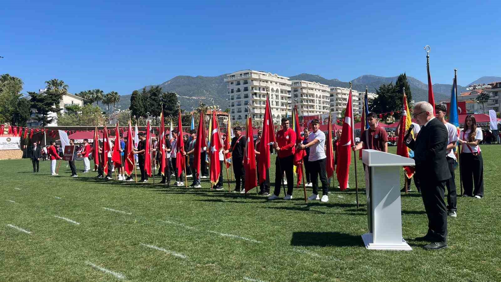 alanyada yabanci vatandaslar da bayram kutlamalarina katildi 1 4ElzSR8m