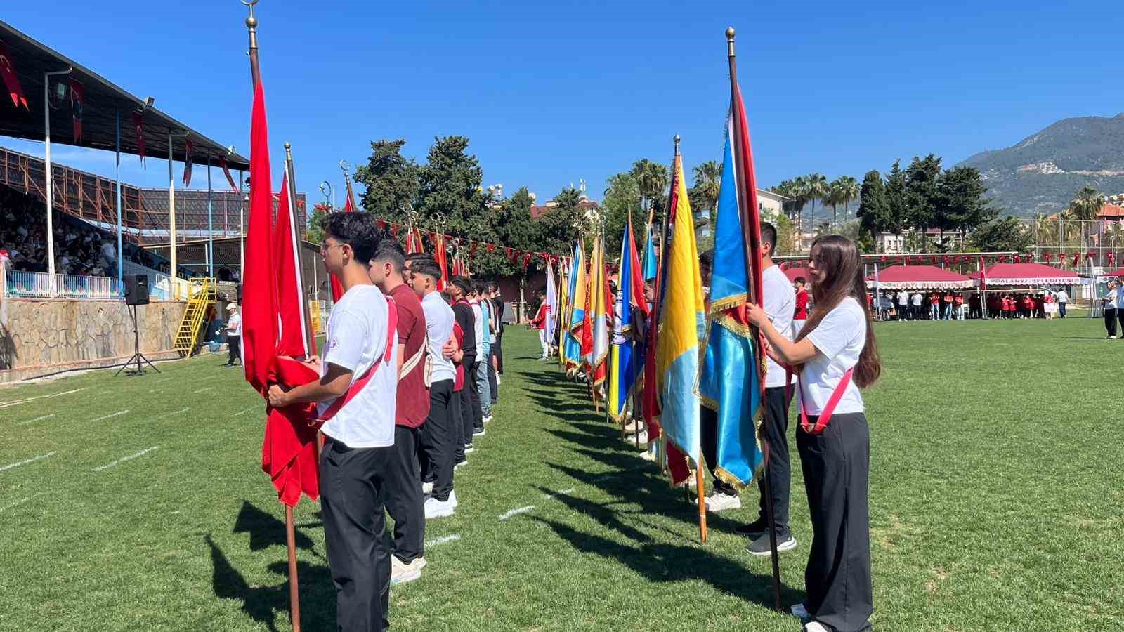 alanyada yabanci vatandaslar da bayram kutlamalarina katildi 10 IXYTwVFP