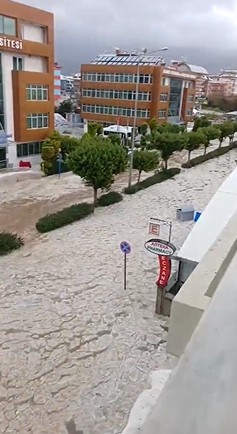 alanyada yagmur dolu ve firtina hayati olumsuz etkiledi 11 141ML8FA
