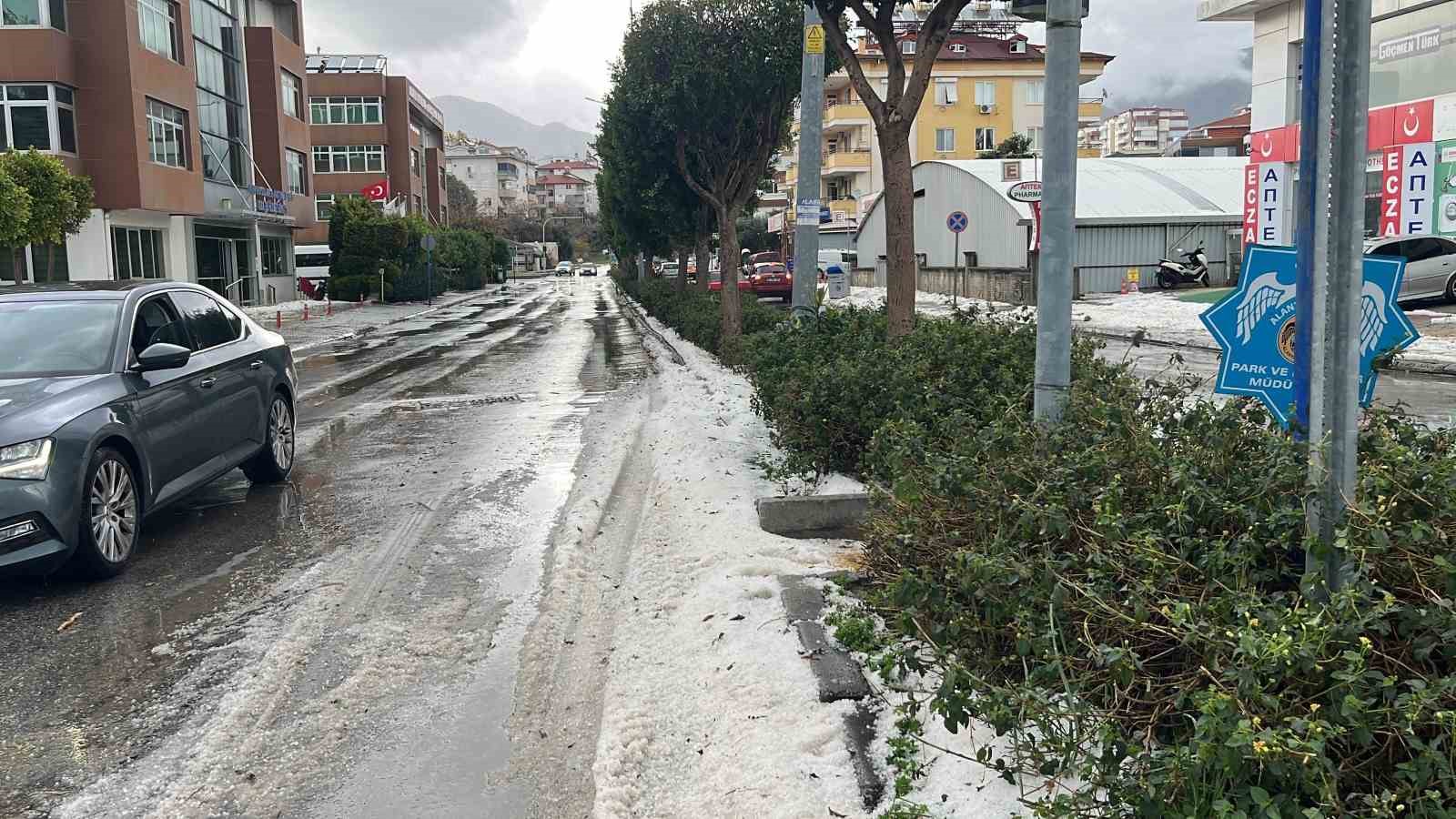 alanyada yagmur dolu ve firtina hayati olumsuz etkiledi 3 UGzh3Wj2