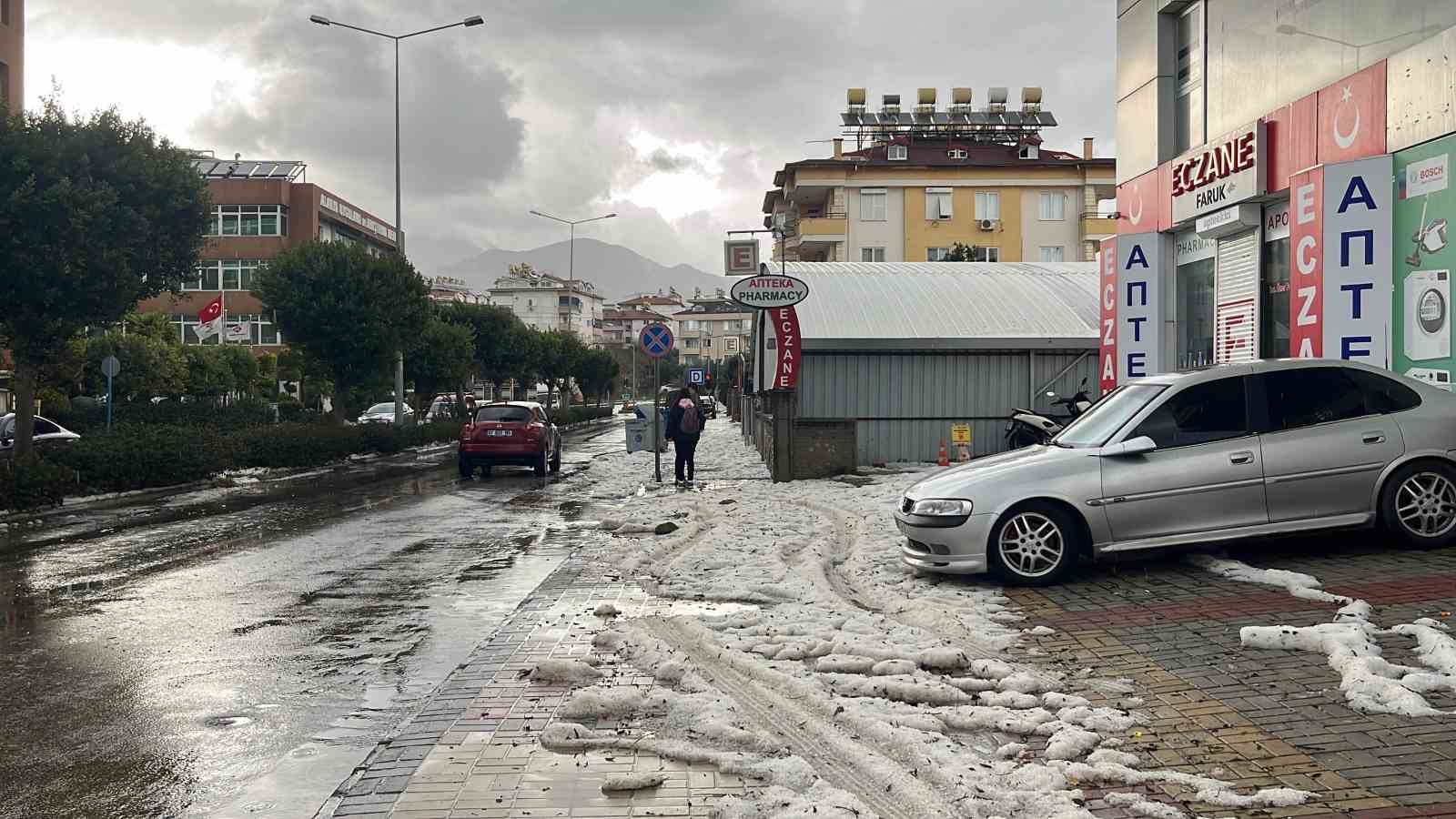alanyada yagmur dolu ve firtina hayati olumsuz etkiledi 4 JULqUyOt