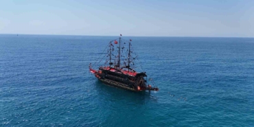 alanyada-yaz-erken-geldi-yerli-ve-yabanci-turistler-sahile-kostu-F4RBttuM.jpg