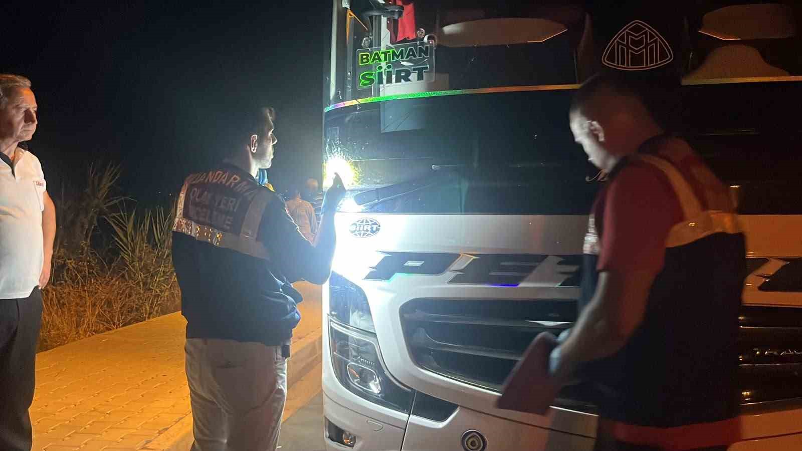 Alanya’da yolun karşısına geçerken yolcu otobüsünün çarptığı yaşlı adam hayatını kaybetti 4 alanyada yolun karsisina gecerken yolcu otobusunun carptigi yasli adam hayatini kaybetti 0 nzWKGC5M
