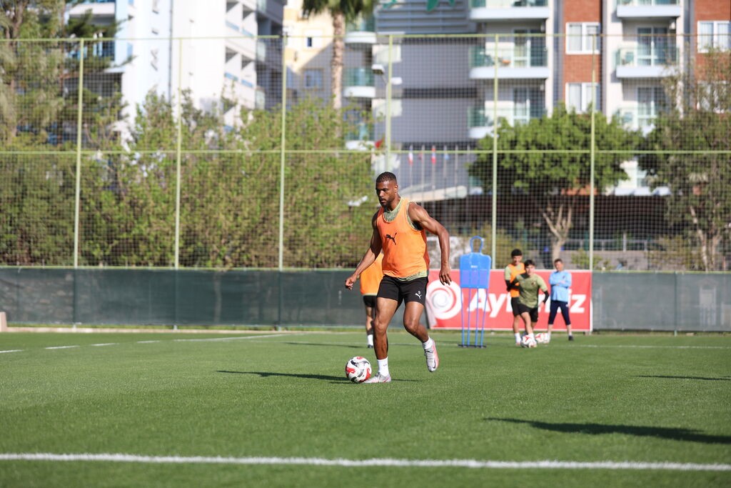 Alanyaspor, Beşiktaş maçı hazırlıklarına başladı 9 alanyaspor besiktas maci hazirliklarina basladi 5 liBSBc2K
