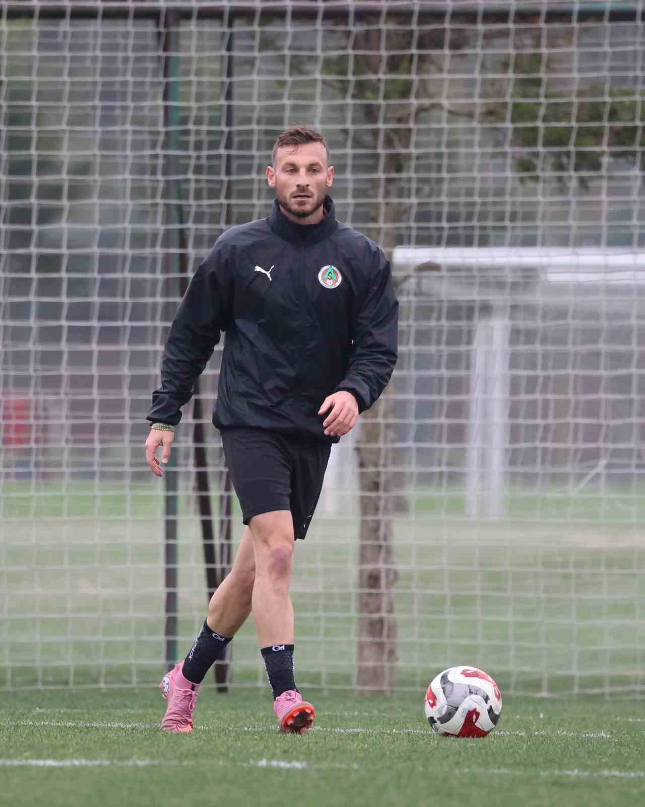 alanyaspor besiktas maci hazirliklarini tamamladi 2 wreXMBLJ