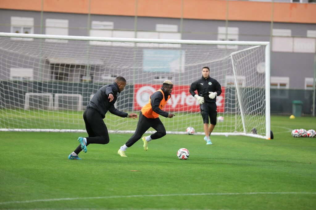 alanyaspor eyupspor maci hazirliklarina basladi 3 AQsNHI2J