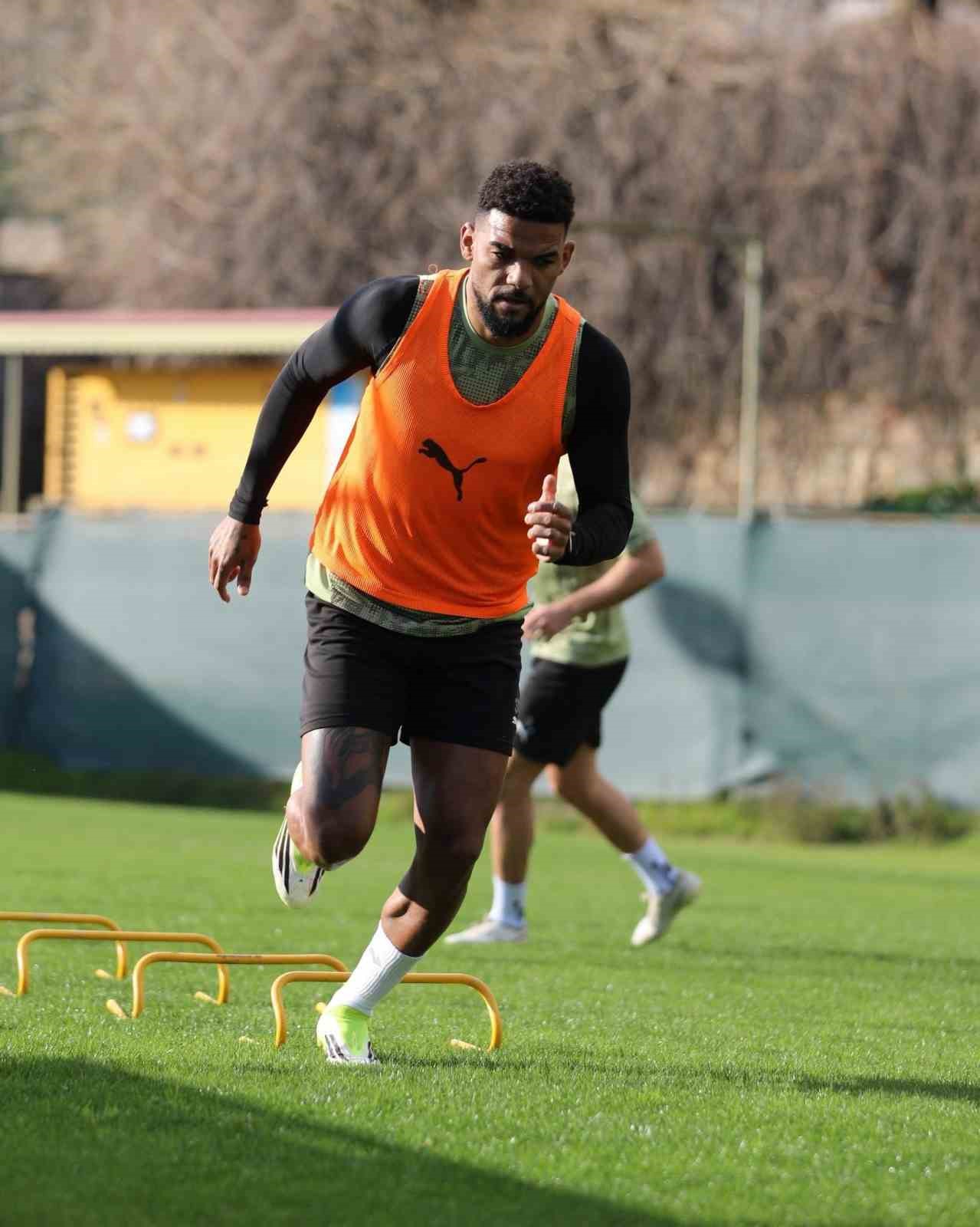 alanyaspor galatasaray maci hazirliklarina basladi 1 52etlmDN