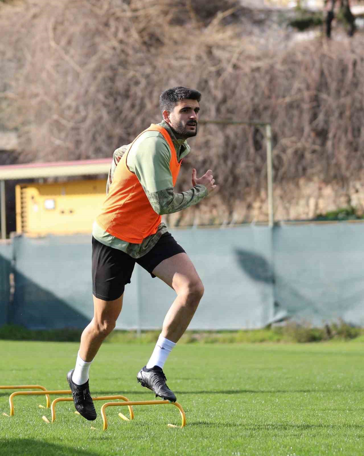 alanyaspor galatasaray maci hazirliklarina basladi 5 Dud3pAK7