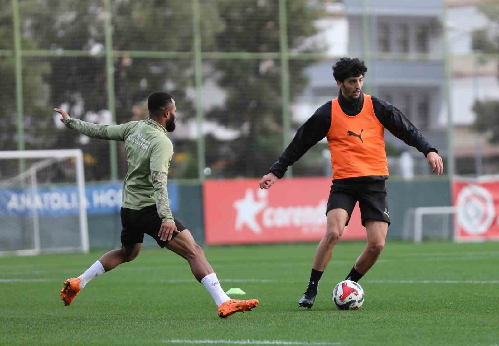 alanyaspor konyaspor maci hazirliklarina basladi 0 UH5b8gTt