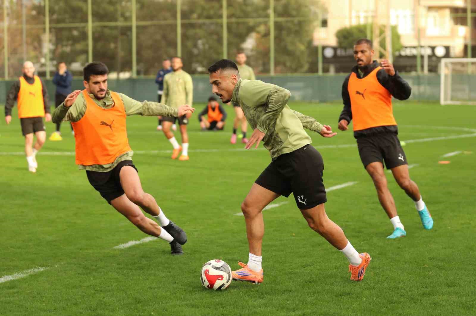 alanyaspor konyaspor maci hazirliklarina basladi 1 4Hw9DfPC