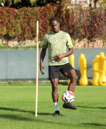 alanyaspor-samsunspor-maci-hazirliklarini-tamamladi-XAHHZHly.jpg
