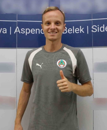 alanyasporda-teknik-heyet-ve-futbolcular-saglik-kontrolunden-gecti-ODFvAIaw.jpg