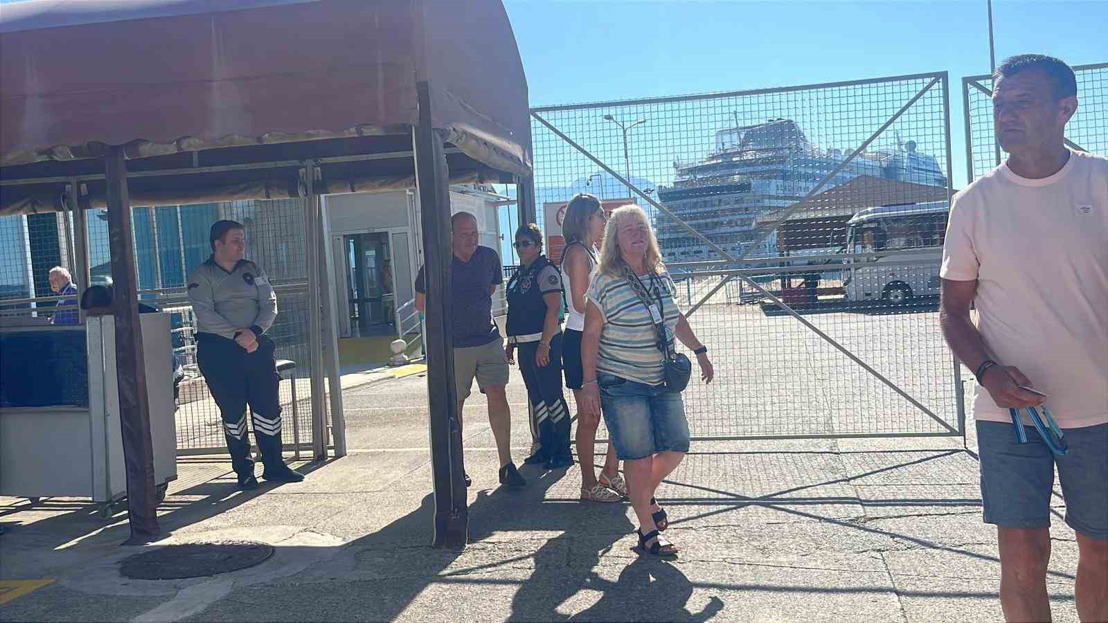 alanyaya luks kruvaziyer ile 2 bin turist geldi 5 ZcgPgutR