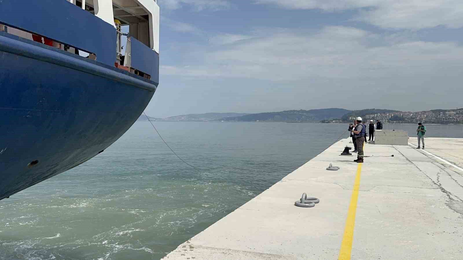 alapli limaninda tarihi gun yasandi yeni rihtima ilk gemi yanasti 1 aq8R3YSt