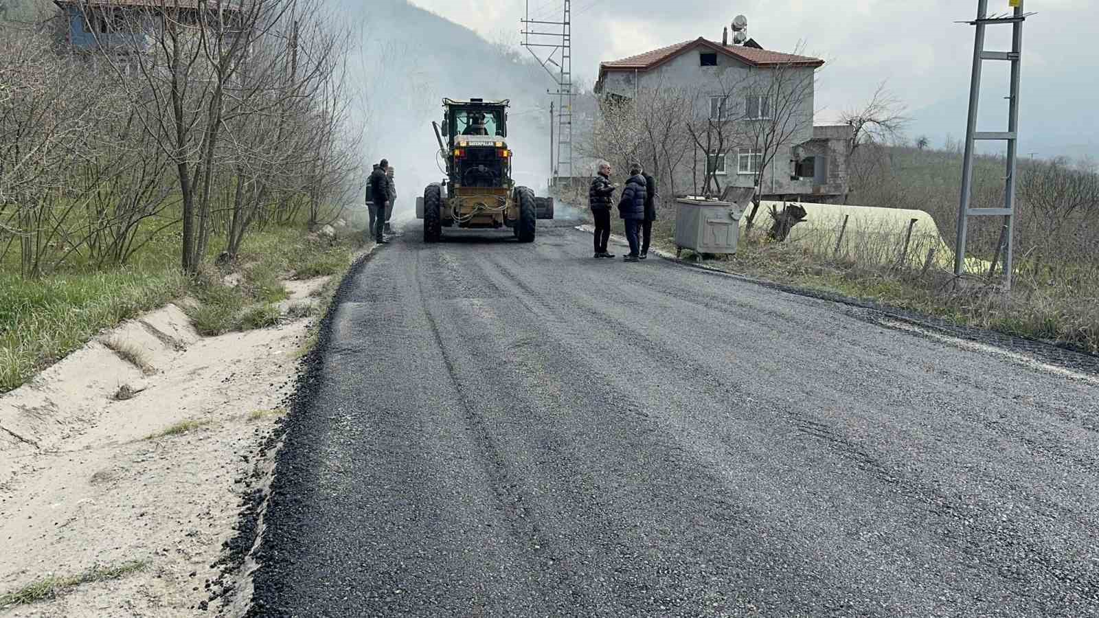 alaplida agir tonajli kamyonlarin bozdugu yollar bakima alindi 4 97YaB8lE