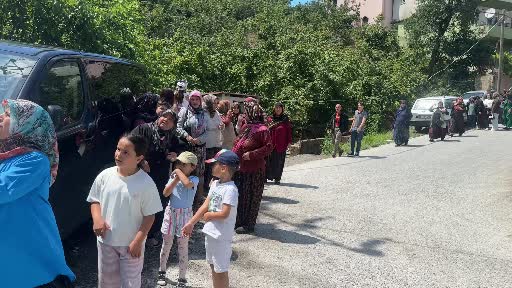 alaplida-asirlik-dugun-gelenegi-kadinlar-davul-zurna-esliginde-karsilaniyor-zE7xHMch.jpg
