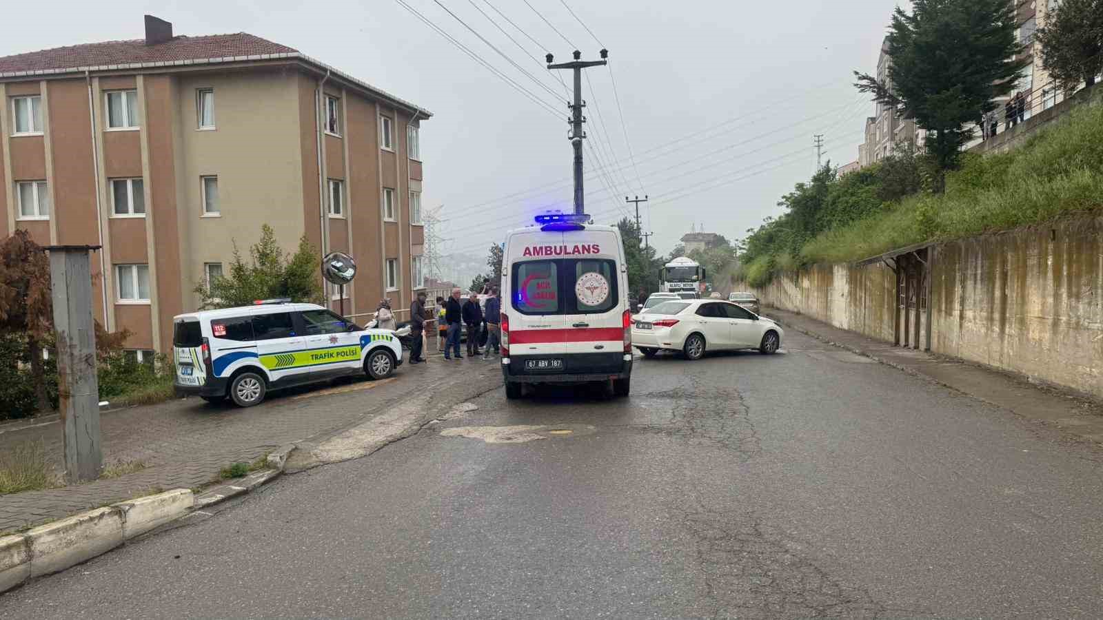 alaplida motosiklet kazasi kamerada 1 yarali 0 33GRVhTs