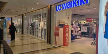 alarmlarini-parcaladiklari-10-bin-liralik-kiyafetle-kayiplara-karistilar-qrStY33n.jpg