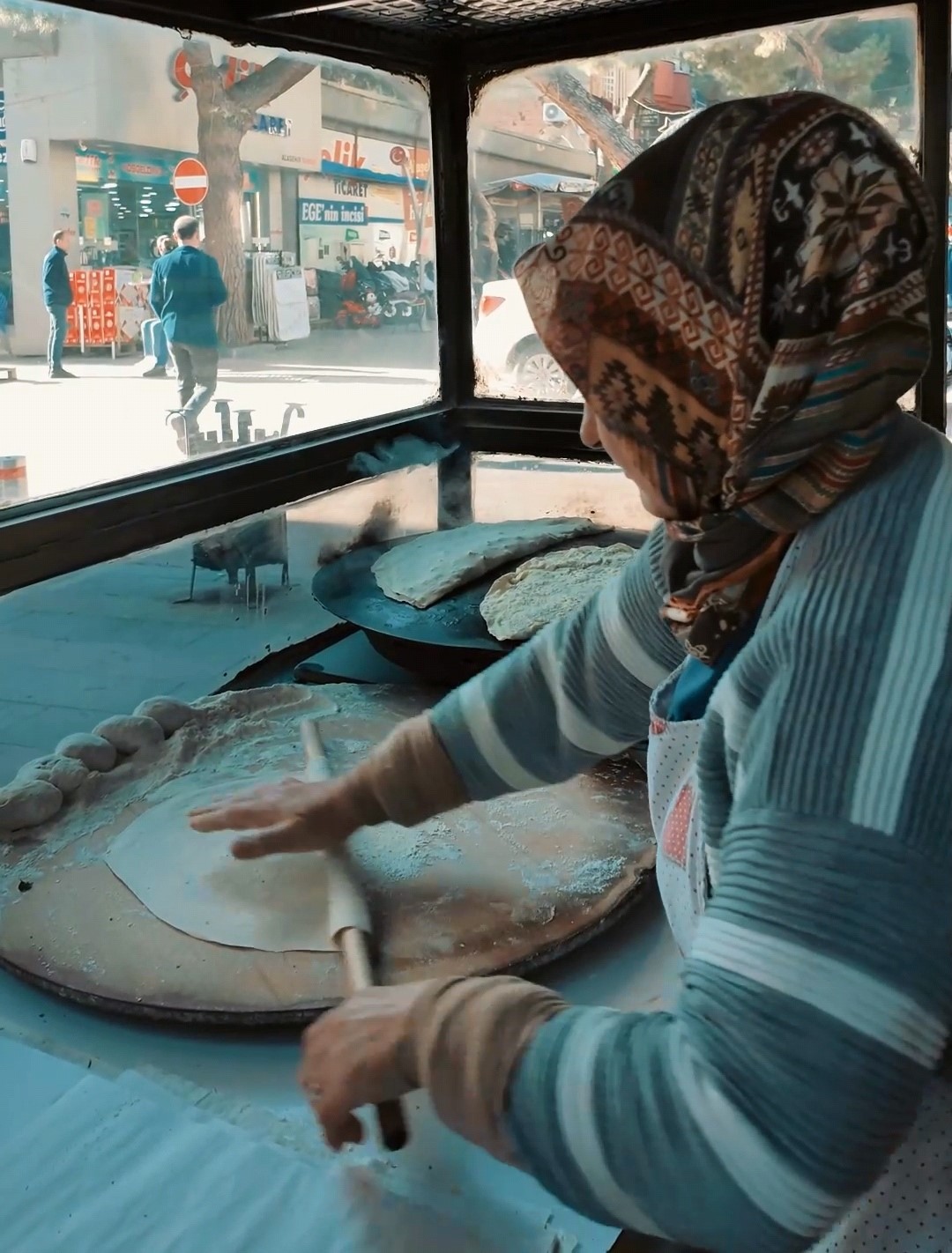 alasehir belediyesinden 8 marta ozel calisma 5 ZmLDBNQg