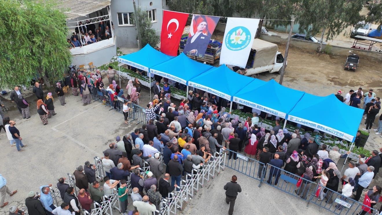 alasehirde 10 bin ureticiye 300 bin yerli fide destegi 2 yw9KZKpc
