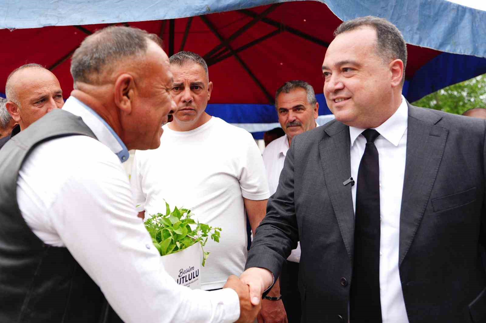 alasehirde 10 bin ureticiye 300 bin yerli fide destegi 3
