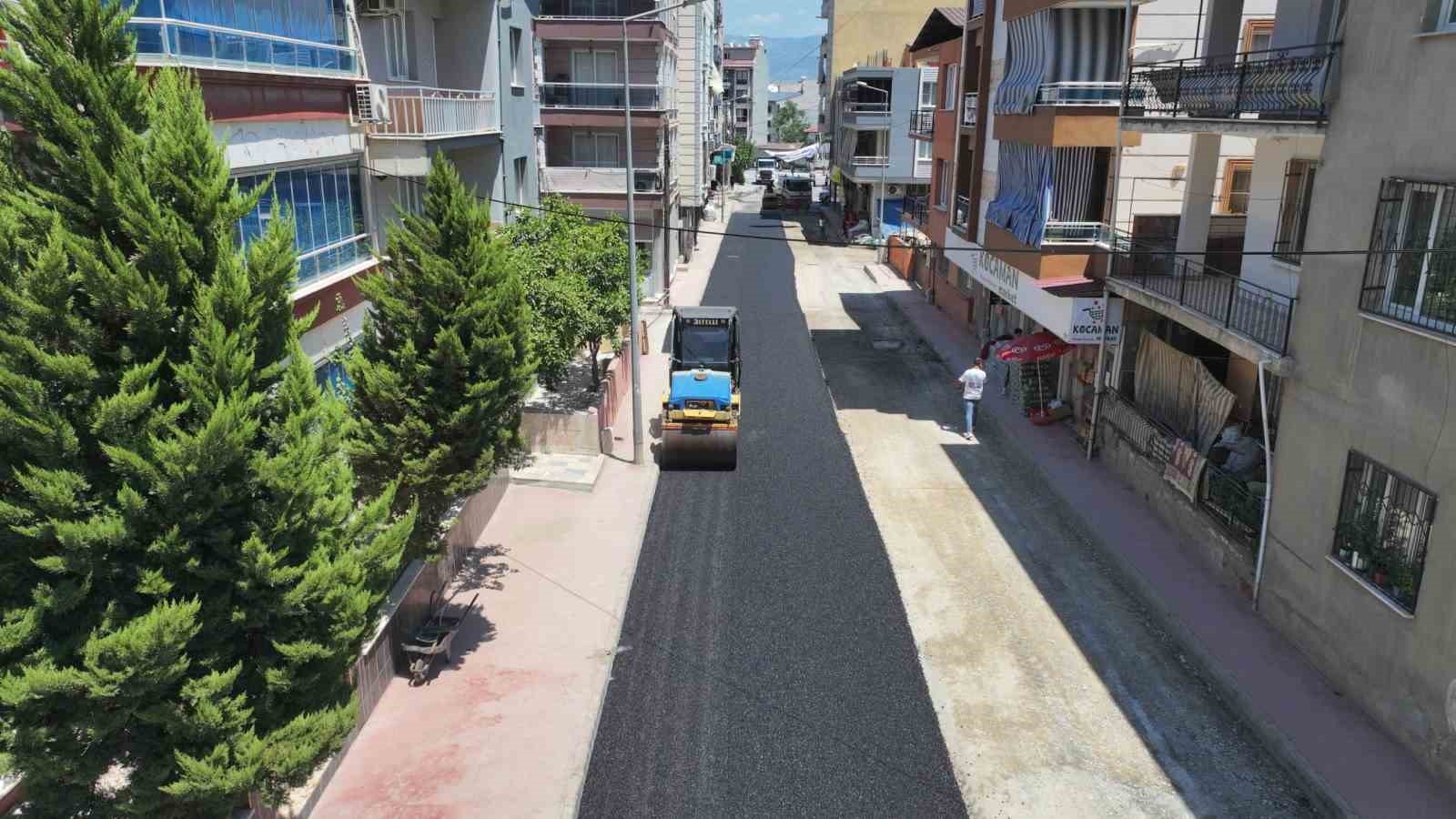 Alaşehir’de 3 bin tonluk asfalt hamlesi 5 alasehirde 3 bin tonluk asfalt hamlesi 1 TgmPucy7