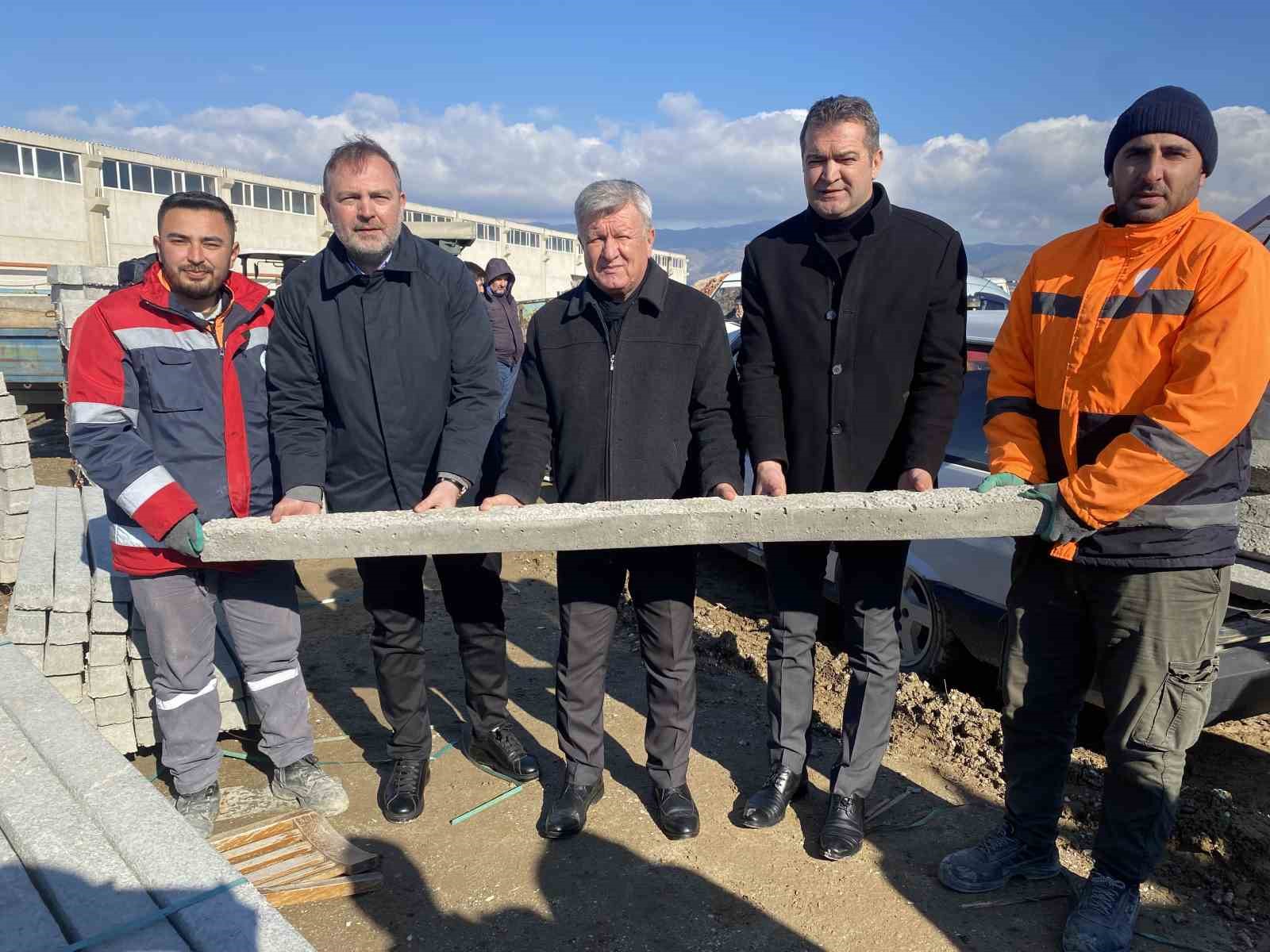 alasehirde 350 ureticiye 3 bin 500 bag diregi hibesi 0 RHWqFZka