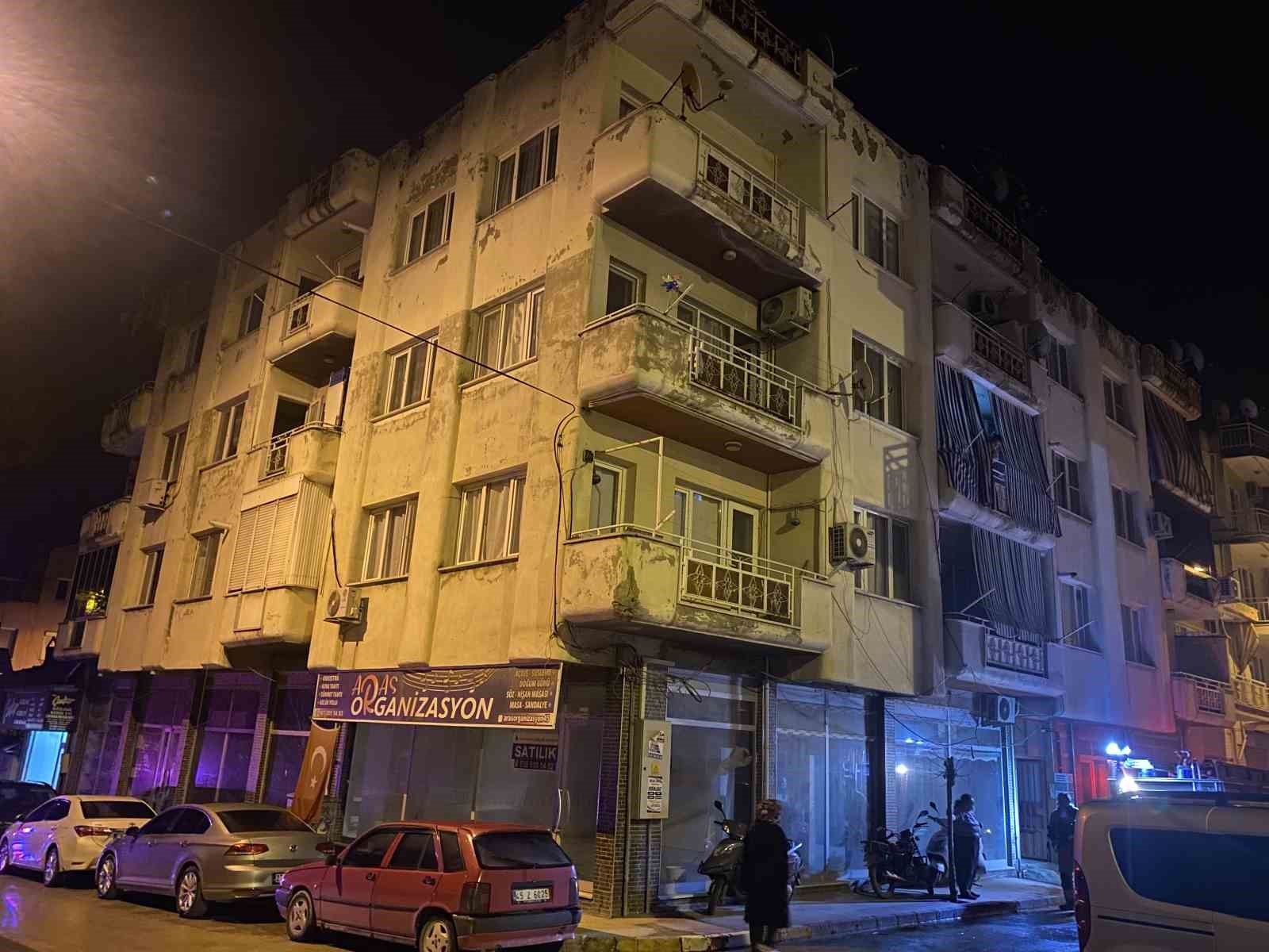 alasehirde ev yangini korkuttu 10 rAyIIAdU