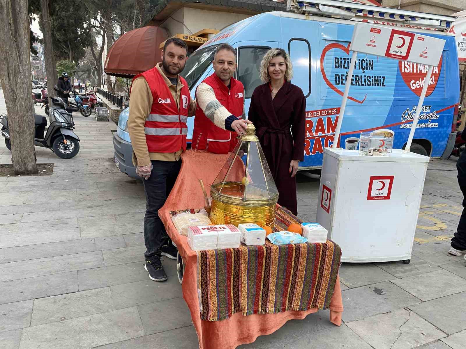 alasehirde hayirseverler iftar bagisi icin yaristi 3 XphDiQsz