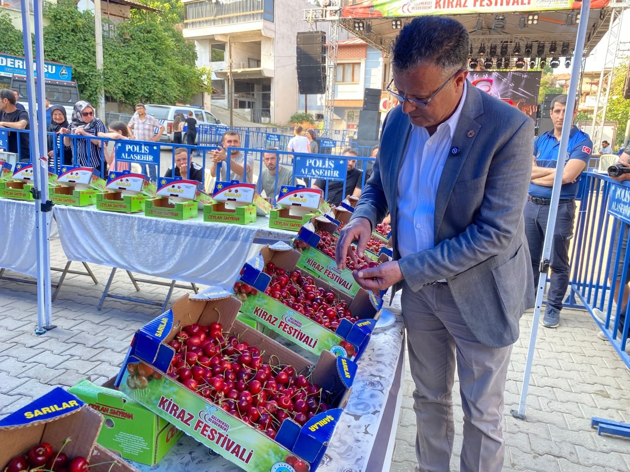 Alaşehir’in en güzel kirazı seçildi 6 alasehirin en guzel kirazi secildi 2 ZQM8fVef
