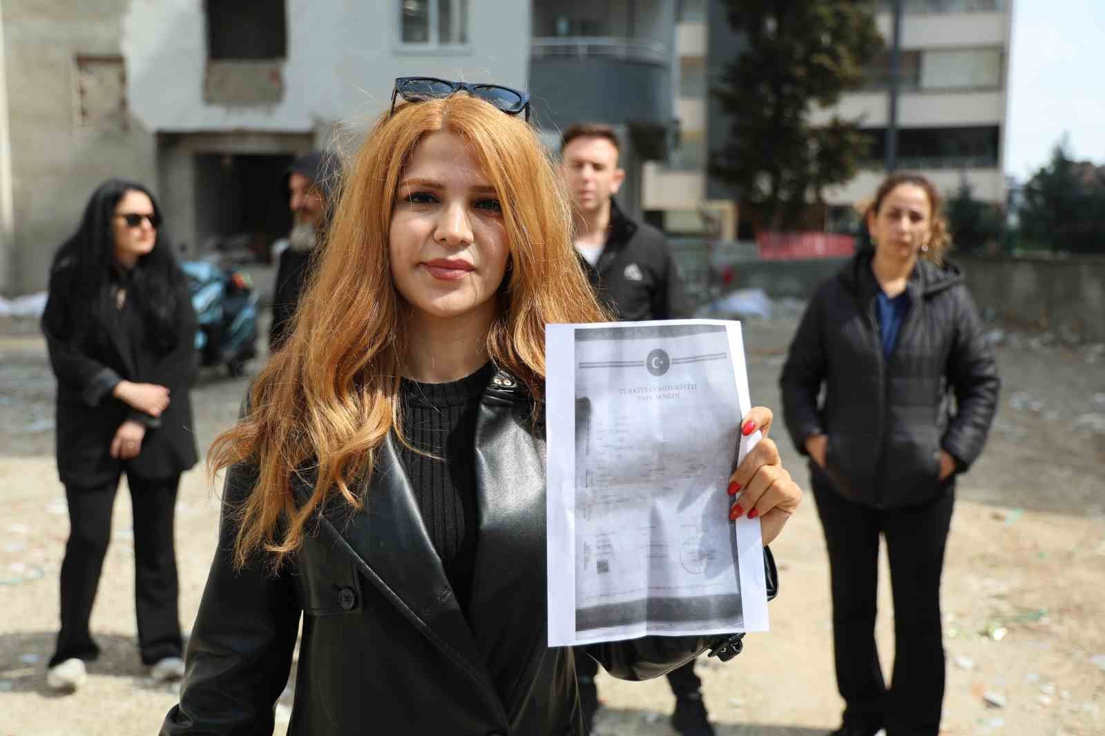aldiklari daireler yillardir bitmeyen magdurlar insaat onunde eylem yapti 1 HeaJjFSE