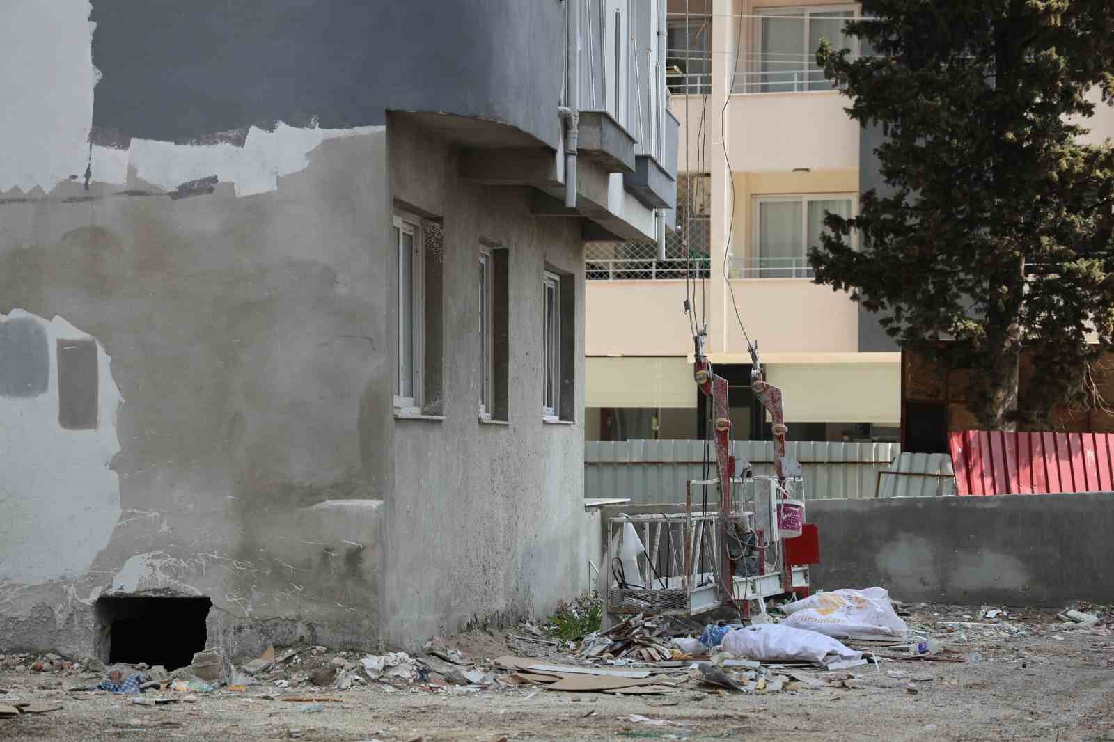aldiklari daireler yillardir bitmeyen magdurlar insaat onunde eylem yapti 2 6Eqg8WWu