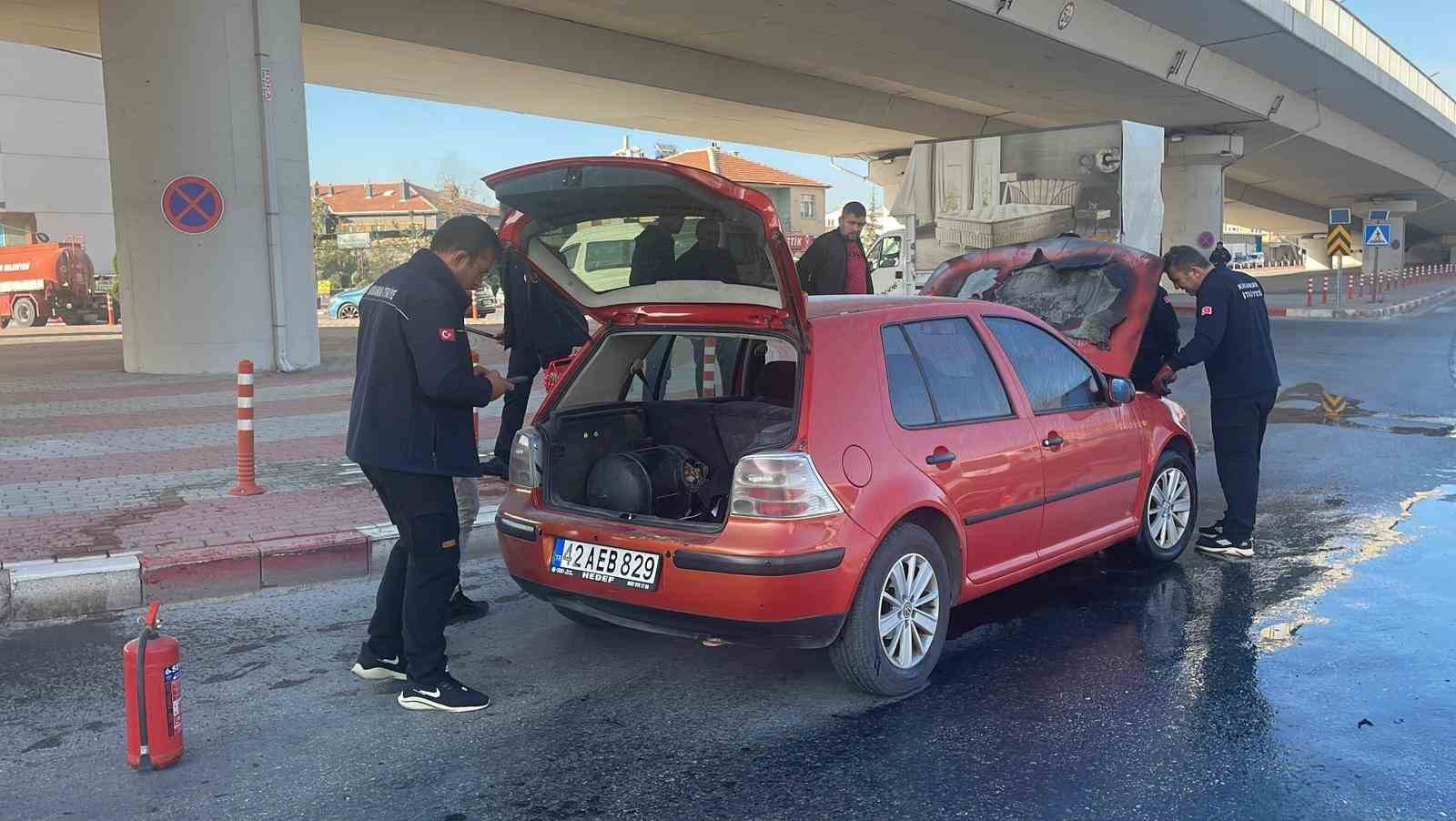 alev alan lpgli otomobile ilk mudahaleyi polis ekibi yapti 2 vMDMvYS5