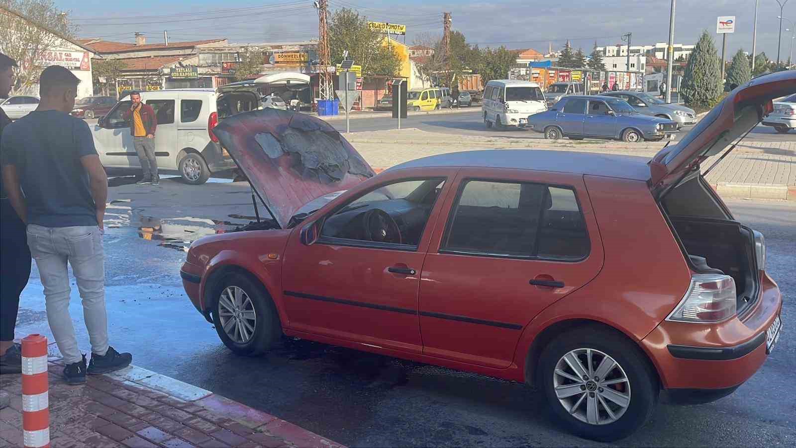 alev alan lpgli otomobile ilk mudahaleyi polis ekibi yapti 3 1OpWYf3R