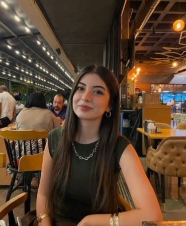 alev-alan-otomobilde-hayatini-kaybeden-25-yasindaki-doktor-son-yolculuguna-ugurlandi-hAQ8KmuJ.jpg