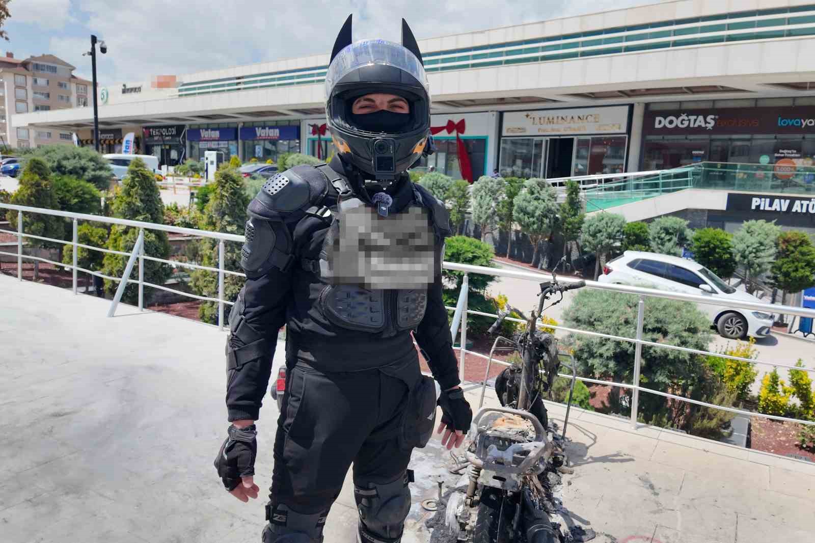 alev alev yanan motosiklete motosikletli kuryeden mudahale 1 tHbEAWdR
