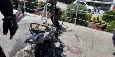 alev-alev-yanan-motosiklete-motosikletli-kuryeden-mudahale-kiiyViaz.jpg