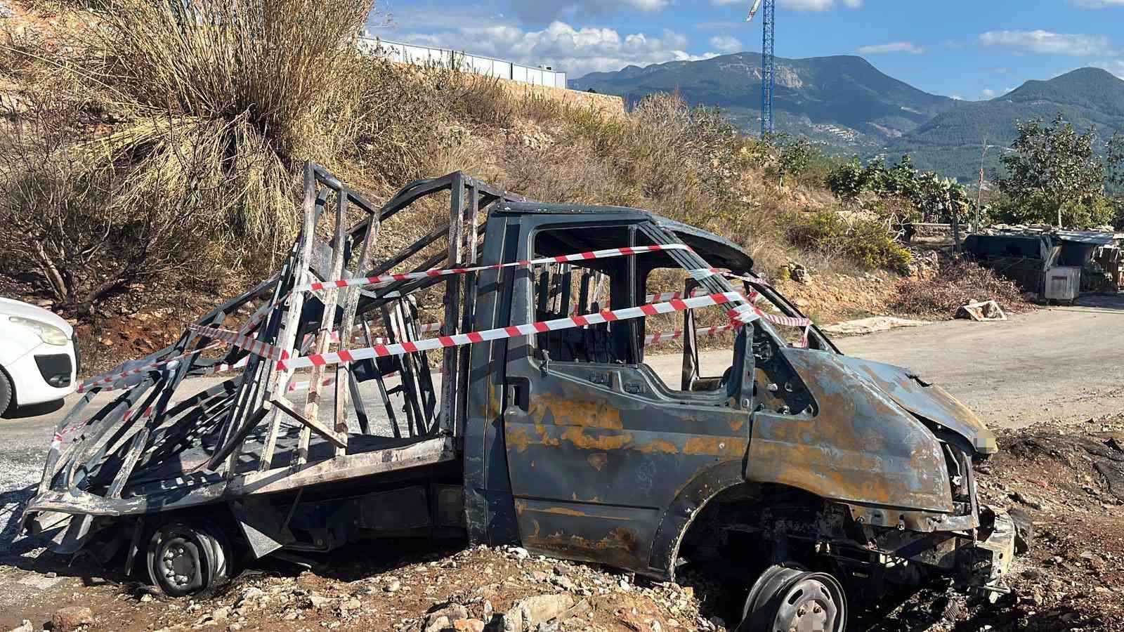 alev alev yanan mutfak tupu yuklu kamyonet kule dondu 1 6j8XresV